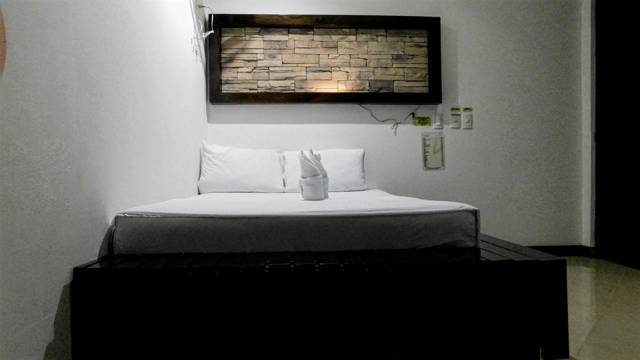 Hotel Kong 메딜린 외부 사진