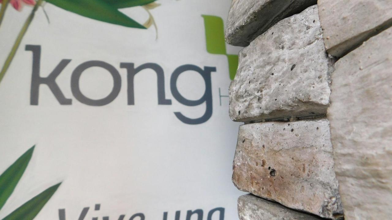 Hotel Kong 메딜린 외부 사진