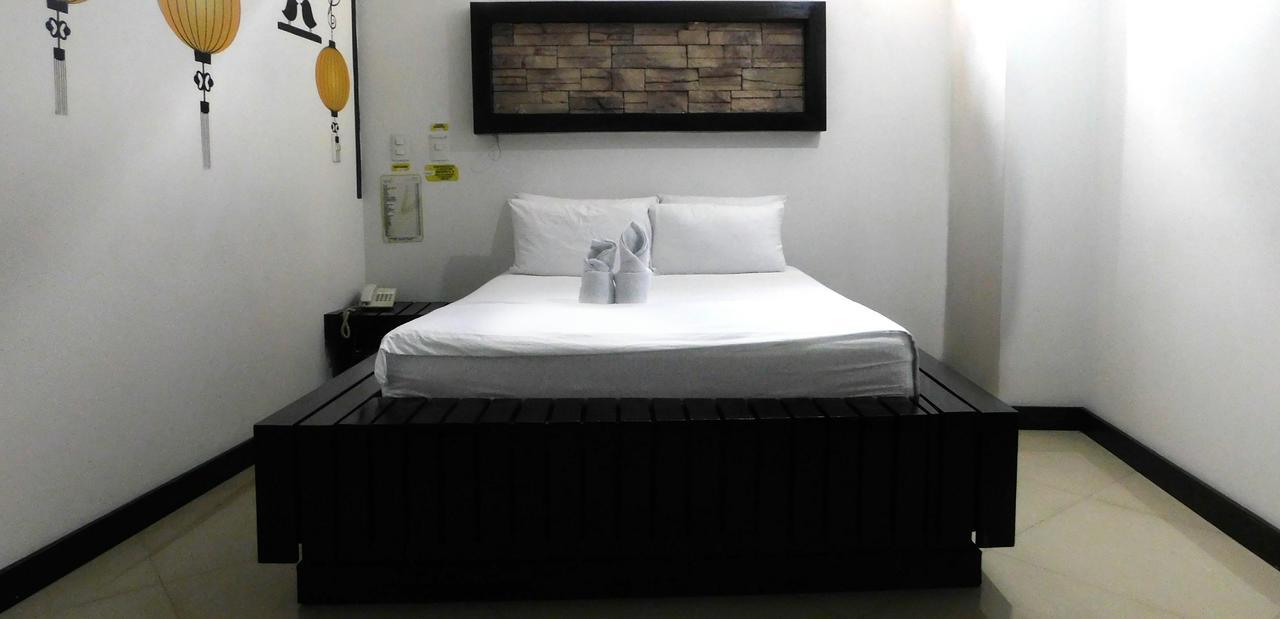 Hotel Kong 메딜린 외부 사진