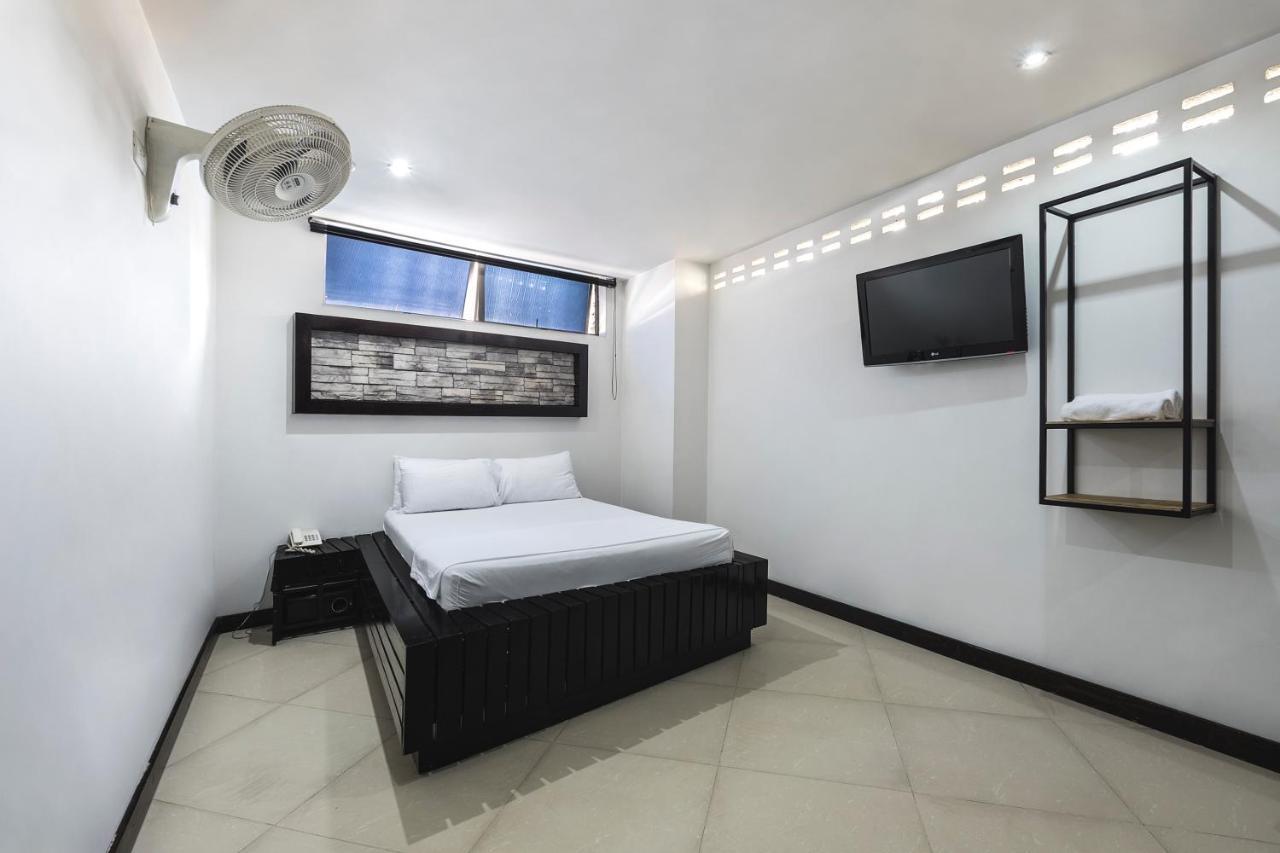 Hotel Kong 메딜린 외부 사진